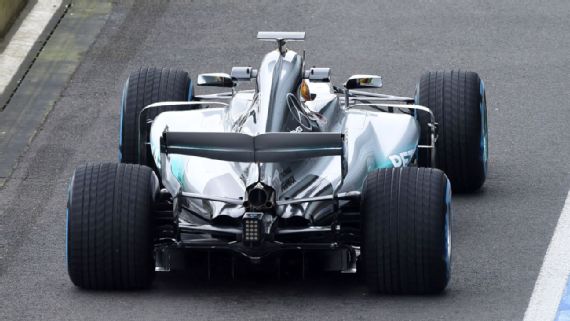 Mercedes_F1_2017_03.jpg