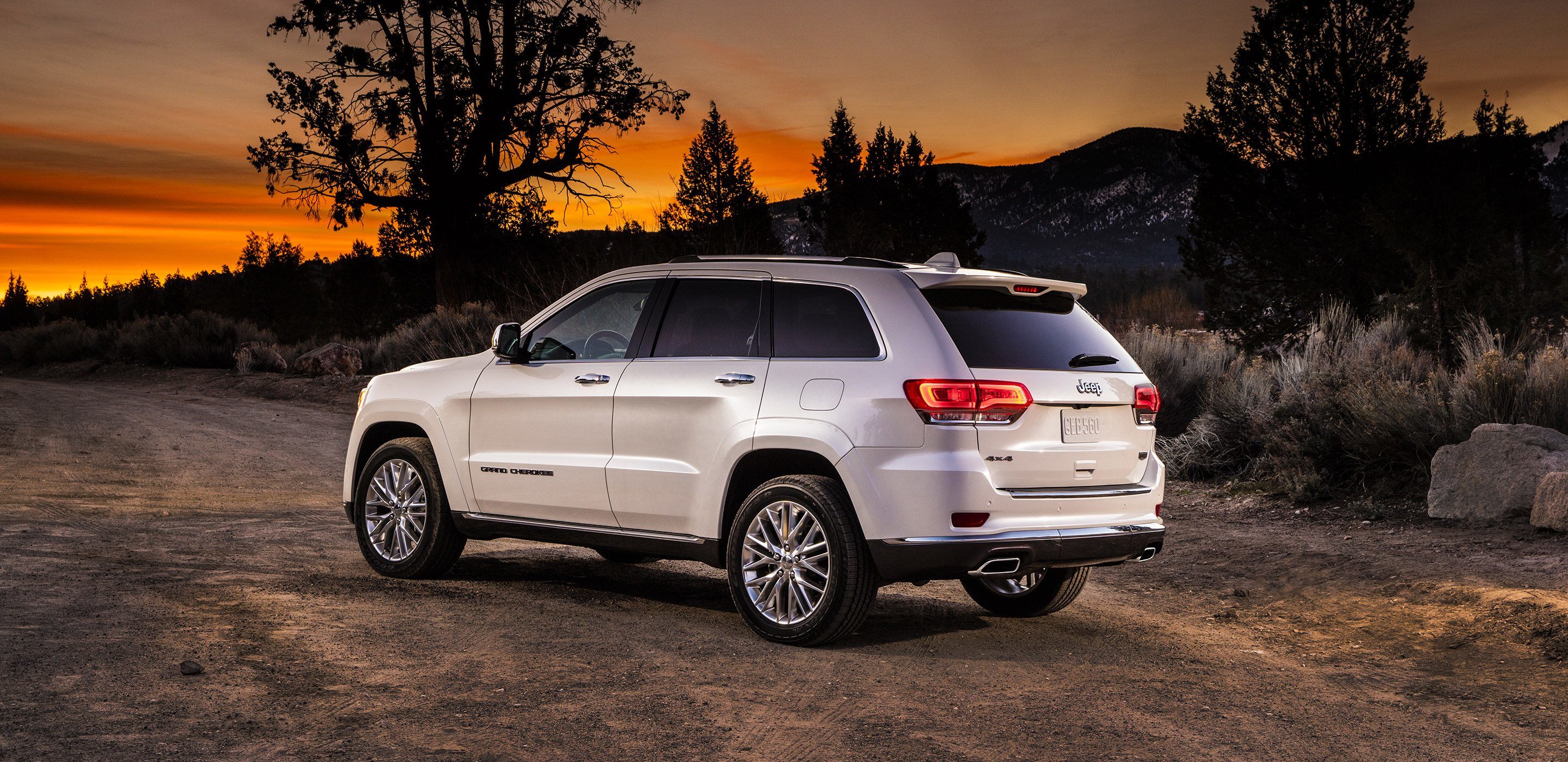 2018-Jeep-Grand-Cherokee-02.jpg