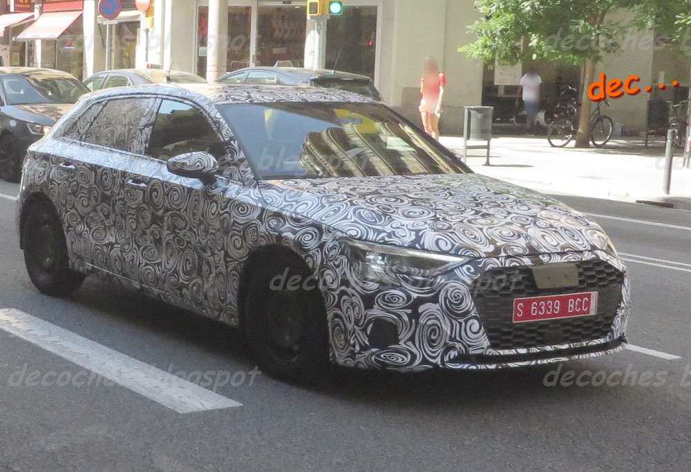 all-new-audi-a3-and-seat-leon-spied-in-spain-look-similar-136233_1.jpg