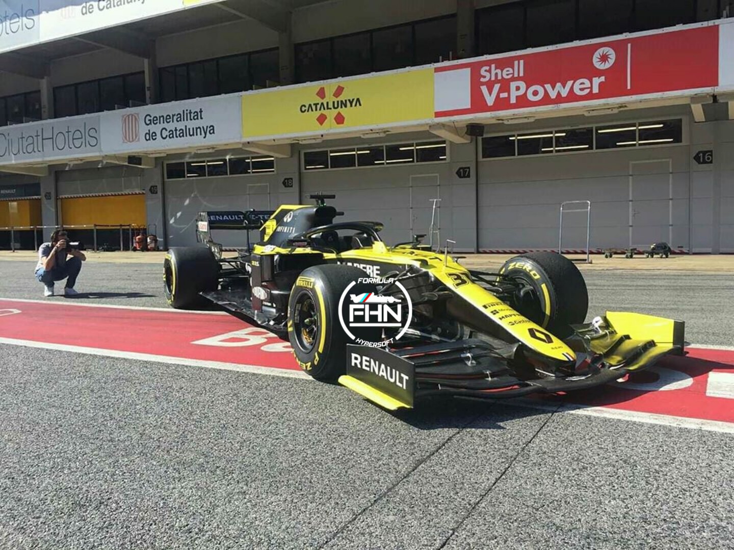 Renault02.jpg