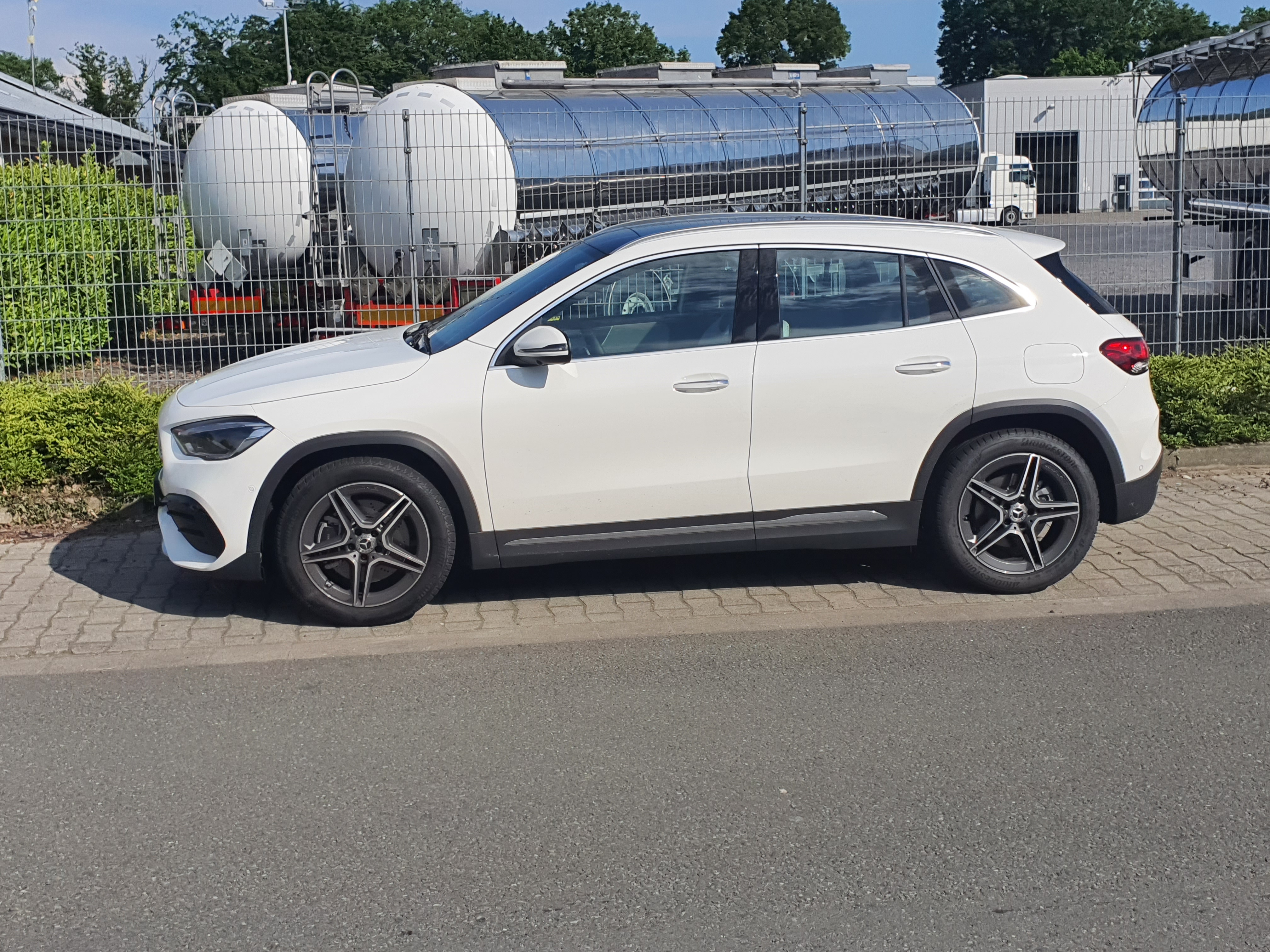 Mercedes GLA 250 5.jpg