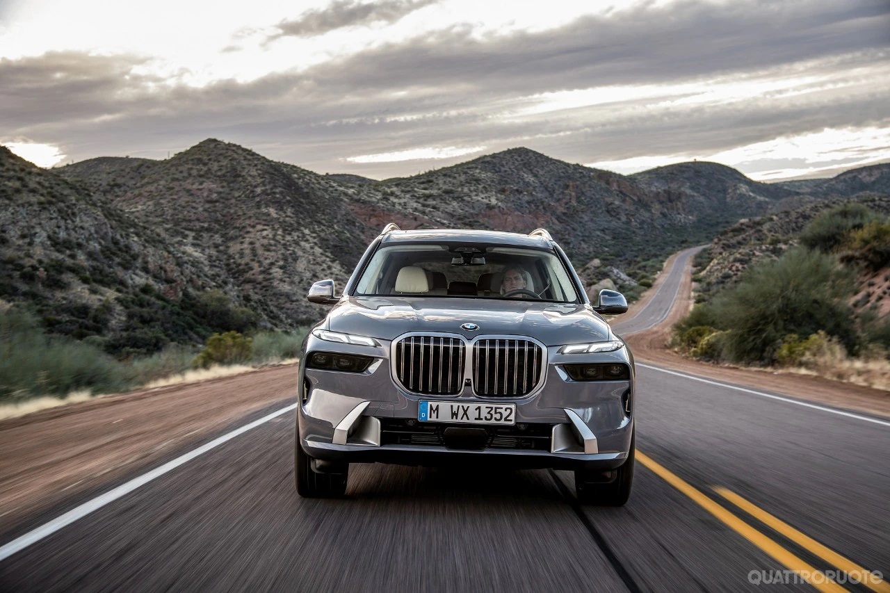 2022-bmw-x7-01.jpg