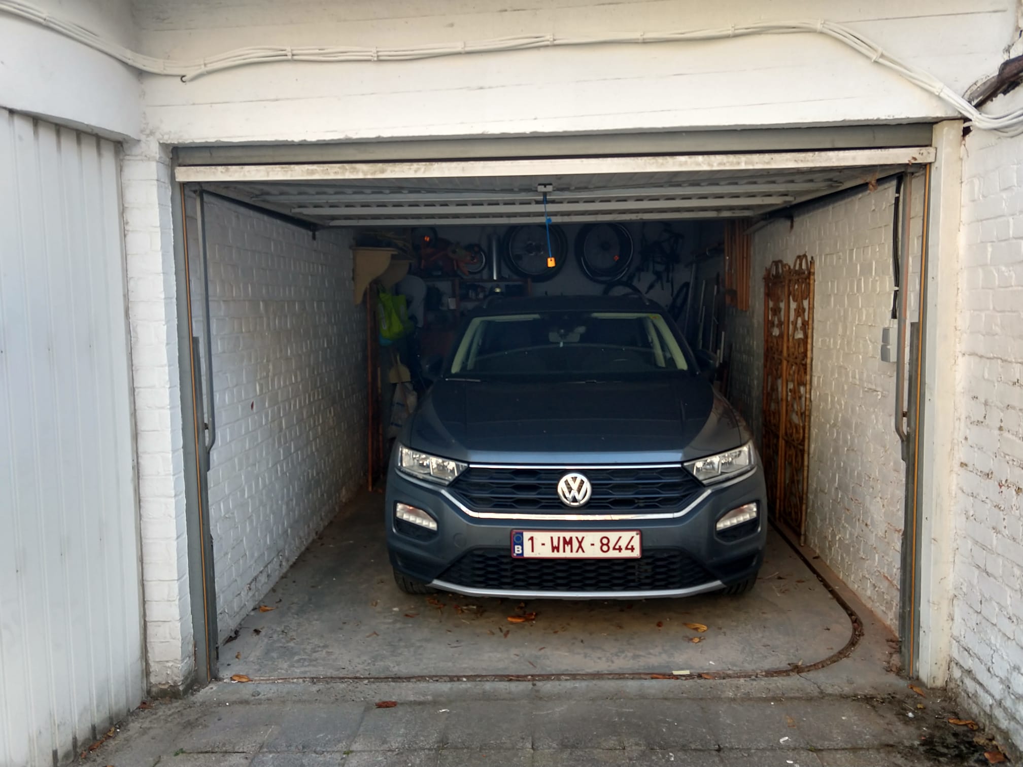 garage2.jpg