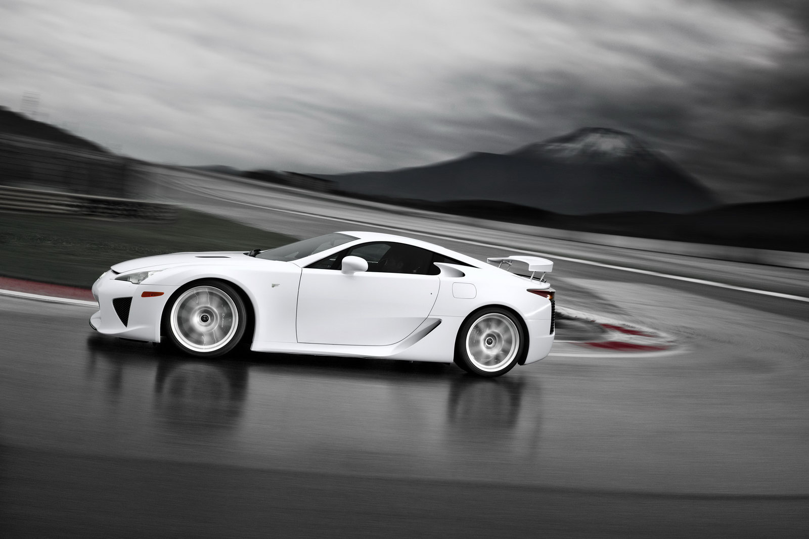 2012-Lexus-LFA-6.jpg