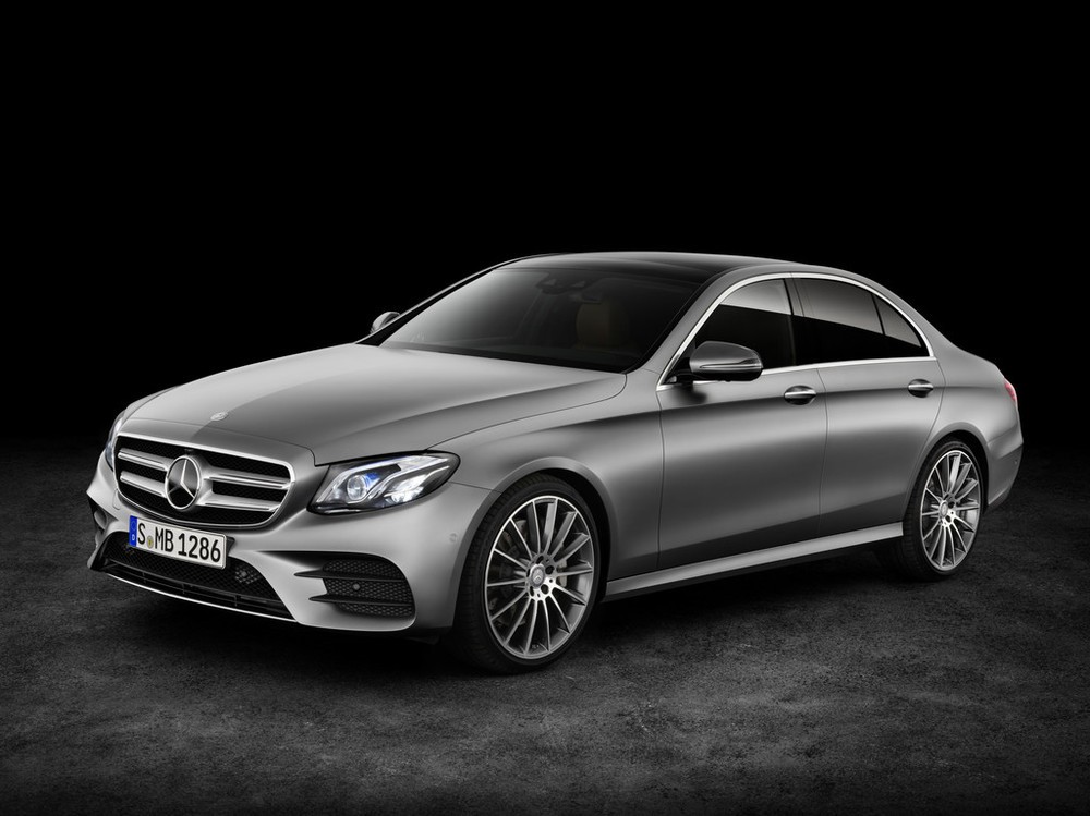 new-2017-mercedes-benz-e-class-leaked-photo-gallery_13-1.jpg